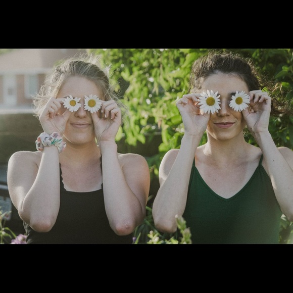 Meet your Poshers, Fef and Rae - Picture 1 of 1